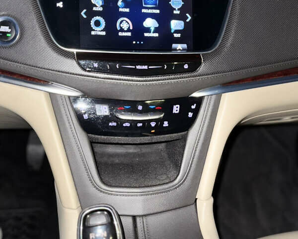 Чорний Каділак XT5, об'ємом двигуна 3.65 л та пробігом 175 тис. км за 21999 $, фото 18 на Automoto.ua