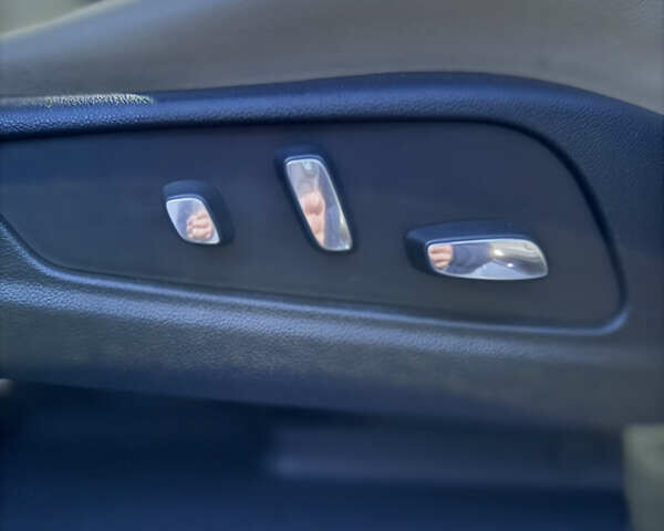 Чорний Каділак XT5, об'ємом двигуна 3.65 л та пробігом 175 тис. км за 21999 $, фото 13 на Automoto.ua