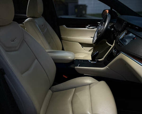 Чорний Каділак XT5, об'ємом двигуна 3.65 л та пробігом 175 тис. км за 21999 $, фото 9 на Automoto.ua