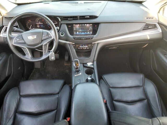 Чорний Каділак XT5, об'ємом двигуна 0 л та пробігом 105 тис. км за 2150 $, фото 7 на Automoto.ua