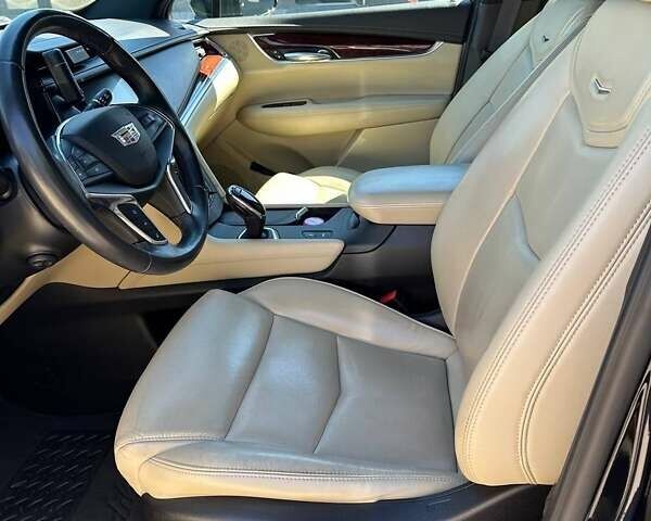 Черный Кадиллак XT5, объемом двигателя 3.65 л и пробегом 175 тыс. км за 22200 $, фото 13 на Automoto.ua