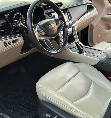 Чорний Каділак XT5, об'ємом двигуна 3.65 л та пробігом 69 тис. км за 20500 $, фото 22 на Automoto.ua