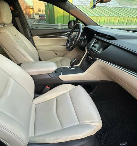 Чорний Каділак XT5, об'ємом двигуна 3.65 л та пробігом 69 тис. км за 20500 $, фото 14 на Automoto.ua