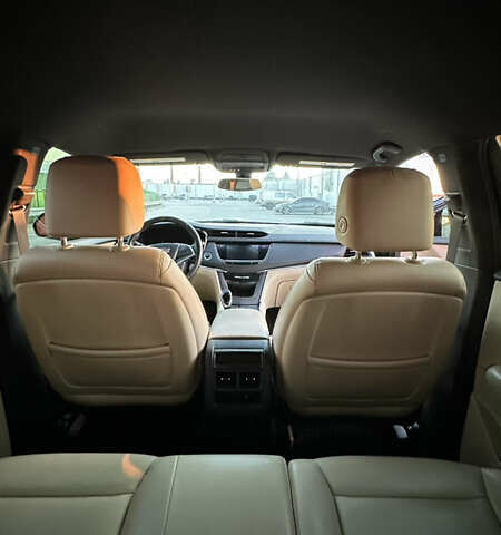 Чорний Каділак XT5, об'ємом двигуна 3.65 л та пробігом 69 тис. км за 20500 $, фото 16 на Automoto.ua