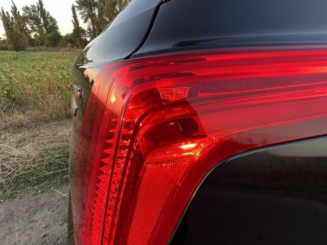 Чорний Каділак XT5, об'ємом двигуна 3.6 л та пробігом 120 тис. км за 18500 $, фото 7 на Automoto.ua