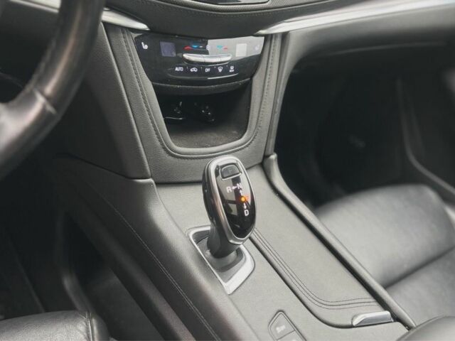 Чорний Каділак XT5, об'ємом двигуна 3.6 л та пробігом 120 тис. км за 18500 $, фото 9 на Automoto.ua