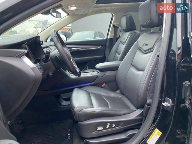Чорний Каділак XT5, об'ємом двигуна 3.65 л та пробігом 33 тис. км за 29900 $, фото 18 на Automoto.ua