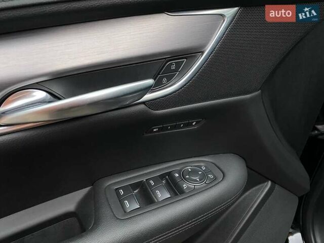 Чорний Каділак XT5, об'ємом двигуна 3.65 л та пробігом 33 тис. км за 29900 $, фото 11 на Automoto.ua