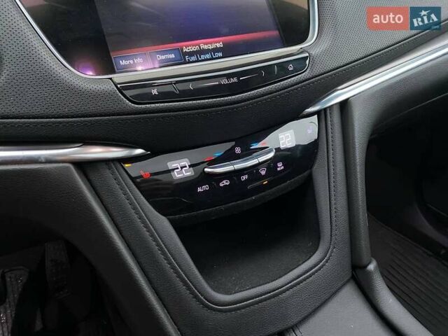 Чорний Каділак XT5, об'ємом двигуна 3.65 л та пробігом 33 тис. км за 29900 $, фото 16 на Automoto.ua