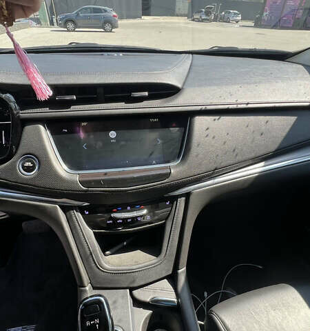 Чорний Каділак XT5, об'ємом двигуна 3.6 л та пробігом 55 тис. км за 25500 $, фото 2 на Automoto.ua
