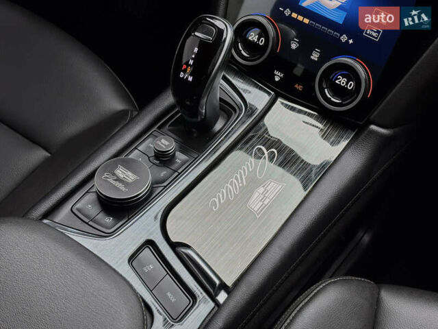 Чорний Каділак XT5, об'ємом двигуна 2 л та пробігом 82 тис. км за 38900 $, фото 34 на Automoto.ua