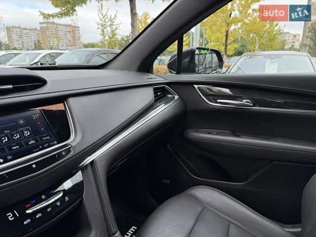 Черный Кадиллак XT5, объемом двигателя 2 л и пробегом 95 тыс. км за 22500 $, фото 45 на Automoto.ua