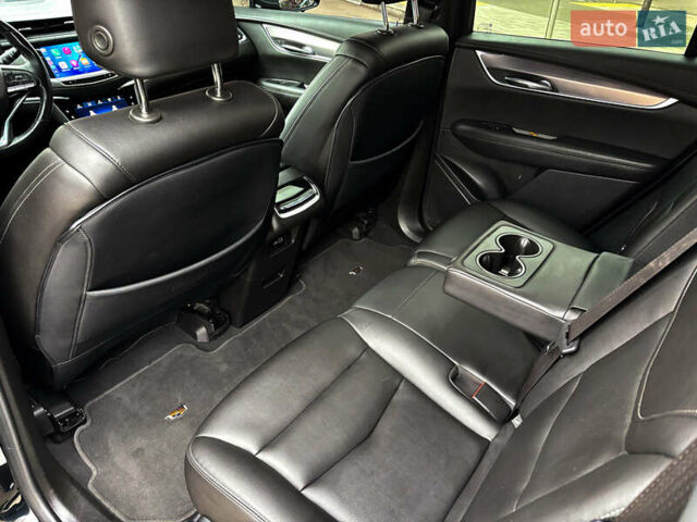 Чорний Каділак XT5, об'ємом двигуна 2 л та пробігом 82 тис. км за 38900 $, фото 24 на Automoto.ua