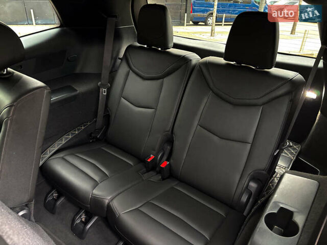 Чорний Каділак XT5, об'ємом двигуна 2 л та пробігом 82 тис. км за 38900 $, фото 26 на Automoto.ua