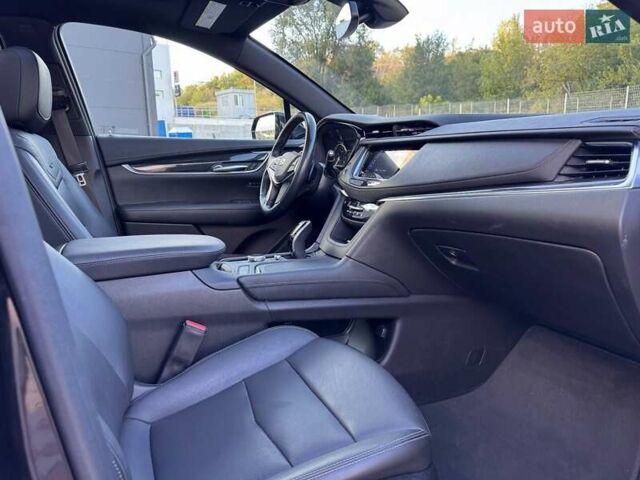 Черный Кадиллак XT5, объемом двигателя 2 л и пробегом 90 тыс. км за 21900 $, фото 11 на Automoto.ua