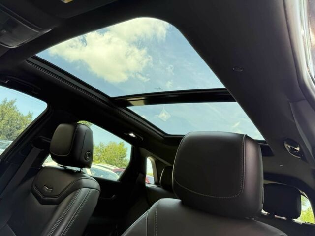 Чорний Каділак XT5, об'ємом двигуна 3.6 л та пробігом 27 тис. км за 7000 $, фото 8 на Automoto.ua