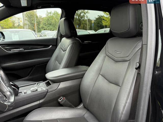 Черный Кадиллак XT5, объемом двигателя 2 л и пробегом 95 тыс. км за 22500 $, фото 24 на Automoto.ua