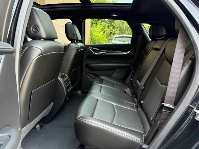 Чорний Каділак XT5, об'ємом двигуна 3.6 л та пробігом 27 тис. км за 7000 $, фото 13 на Automoto.ua