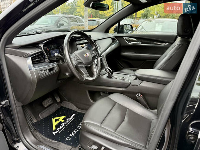 Черный Кадиллак XT5, объемом двигателя 2 л и пробегом 95 тыс. км за 22500 $, фото 19 на Automoto.ua