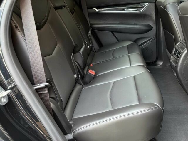 Чорний Каділак XT5, об'ємом двигуна 3.6 л та пробігом 27 тис. км за 7000 $, фото 12 на Automoto.ua