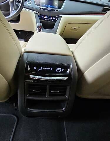 Коричневый Кадиллак XT5, объемом двигателя 3.65 л и пробегом 131 тыс. км за 22500 $, фото 4 на Automoto.ua