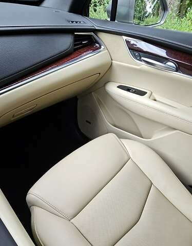 Коричневый Кадиллак XT5, объемом двигателя 3.65 л и пробегом 131 тыс. км за 22500 $, фото 1 на Automoto.ua