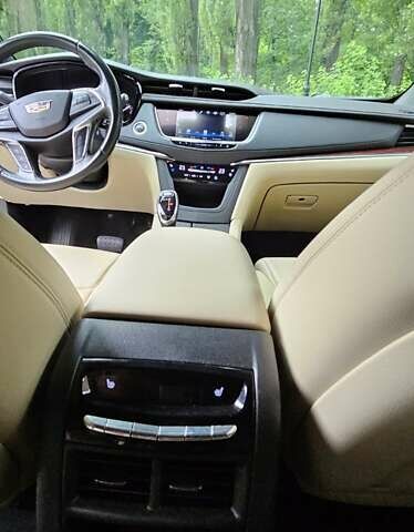 Коричневый Кадиллак XT5, объемом двигателя 3.65 л и пробегом 131 тыс. км за 22500 $, фото 5 на Automoto.ua