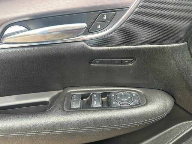 Червоний Каділак XT5, об'ємом двигуна 3.6 л та пробігом 136 тис. км за 12300 $, фото 7 на Automoto.ua