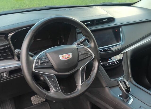 Червоний Каділак XT5, об'ємом двигуна 3.6 л та пробігом 64 тис. км за 22000 $, фото 6 на Automoto.ua