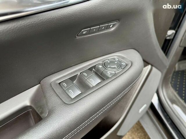 Кадиллак XT5, объемом двигателя 2 л и пробегом 95 тыс. км за 22500 $, фото 21 на Automoto.ua