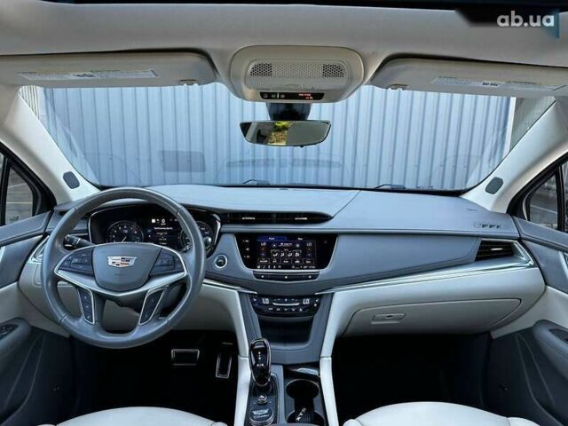 Кадиллак XT5, объемом двигателя 0 л и пробегом 26 тыс. км за 23900 $, фото 24 на Automoto.ua