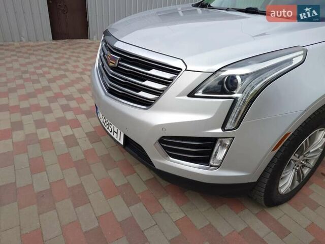 Сірий Каділак XT5, об'ємом двигуна 3.6 л та пробігом 155 тис. км за 19450 $, фото 3 на Automoto.ua