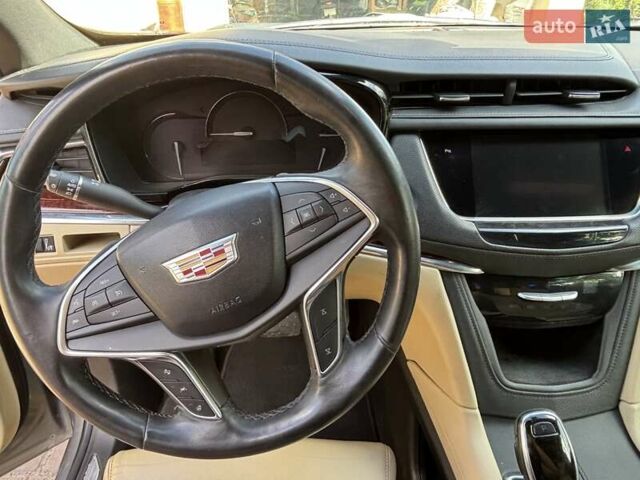 Сірий Каділак XT5, об'ємом двигуна 3.65 л та пробігом 118 тис. км за 25000 $, фото 12 на Automoto.ua