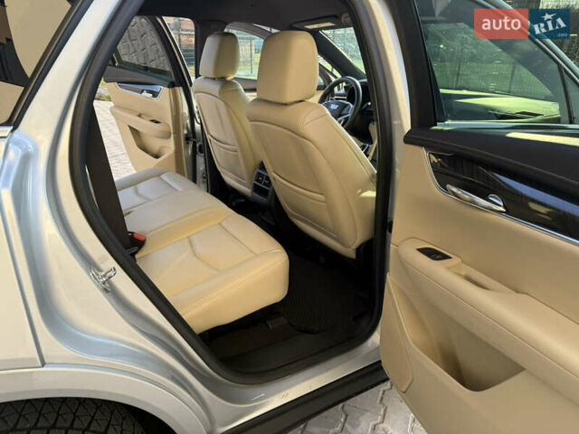 Сірий Каділак XT5, об'ємом двигуна 3.65 л та пробігом 50 тис. км за 18500 $, фото 21 на Automoto.ua