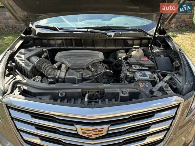 Сірий Каділак XT5, об'ємом двигуна 3.65 л та пробігом 118 тис. км за 25000 $, фото 8 на Automoto.ua