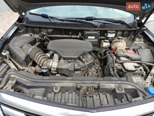 Сірий Каділак XT5, об'ємом двигуна 3.6 л та пробігом 155 тис. км за 19450 $, фото 18 на Automoto.ua