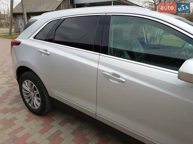 Сірий Каділак XT5, об'ємом двигуна 3.6 л та пробігом 155 тис. км за 19450 $, фото 6 на Automoto.ua