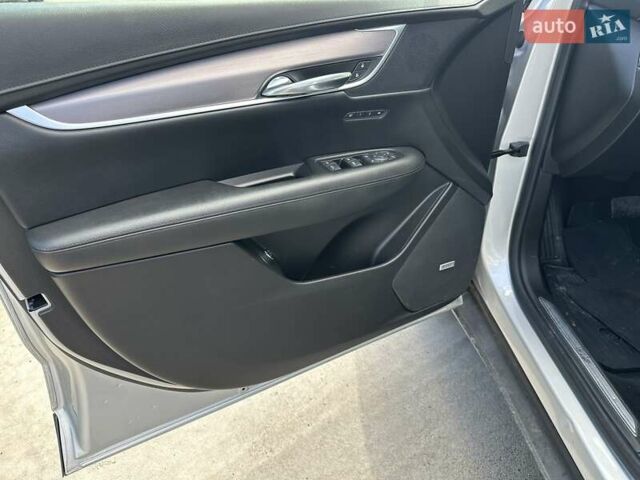 Серый Кадиллак XT5, объемом двигателя 3.6 л и пробегом 109 тыс. км за 25700 $, фото 9 на Automoto.ua