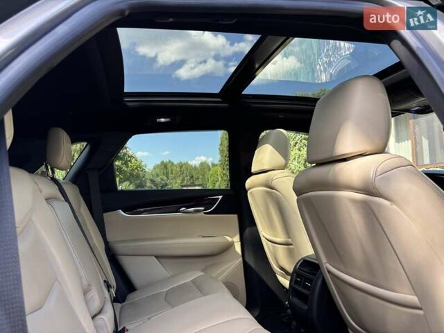 Сірий Каділак XT5, об'ємом двигуна 3.65 л та пробігом 118 тис. км за 25000 $, фото 5 на Automoto.ua