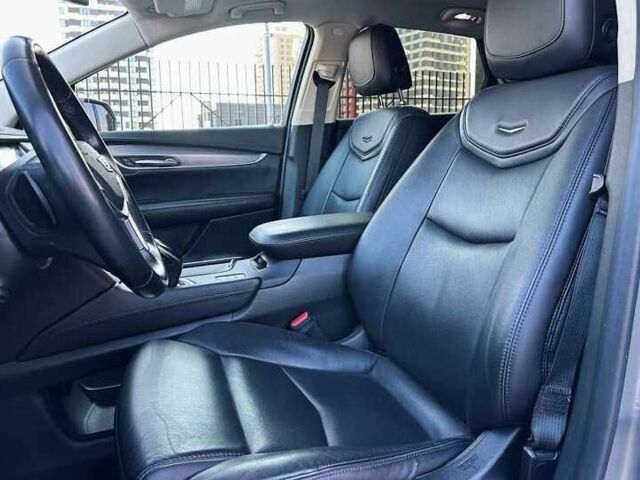 Серый Кадиллак XT5, объемом двигателя 3.6 л и пробегом 96 тыс. км за 17900 $, фото 9 на Automoto.ua