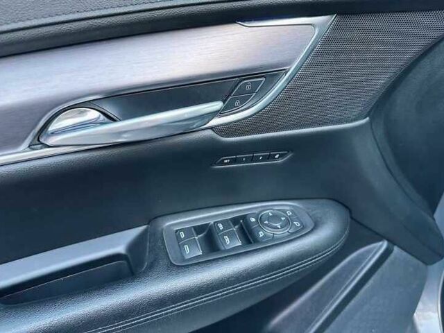 Серый Кадиллак XT5, объемом двигателя 3.6 л и пробегом 96 тыс. км за 17900 $, фото 15 на Automoto.ua