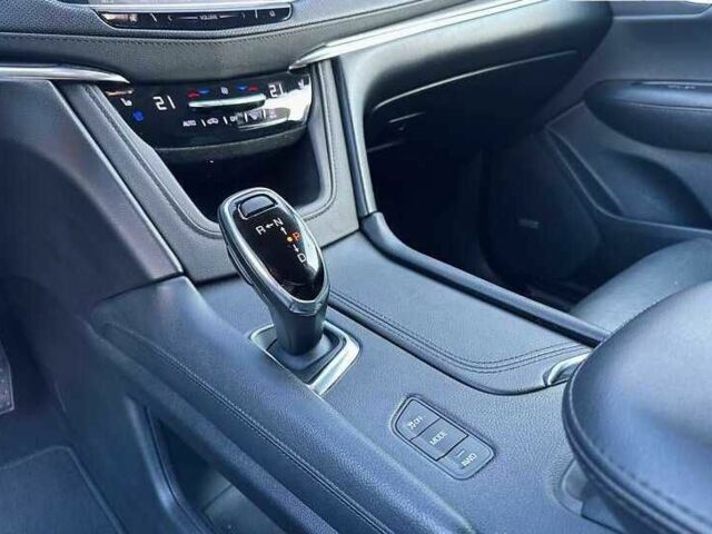 Серый Кадиллак XT5, объемом двигателя 3.6 л и пробегом 96 тыс. км за 17900 $, фото 16 на Automoto.ua