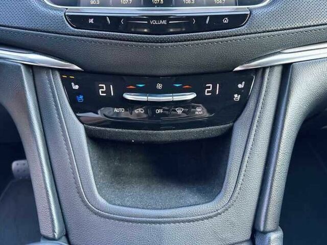 Серый Кадиллак XT5, объемом двигателя 3.6 л и пробегом 96 тыс. км за 17900 $, фото 17 на Automoto.ua