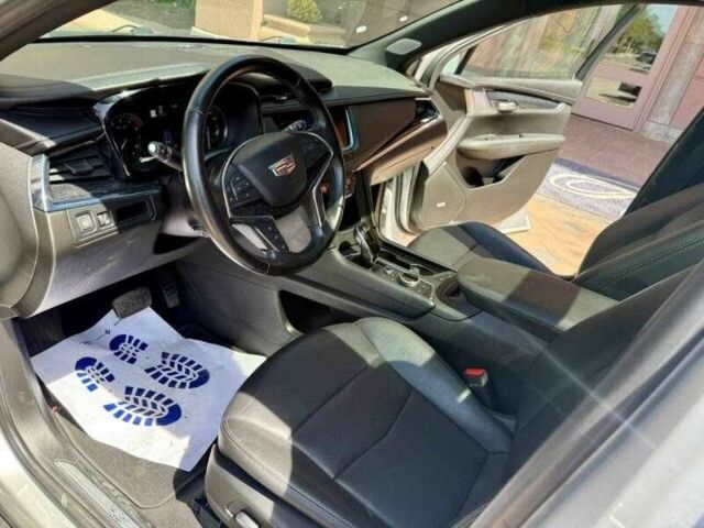 Сірий Каділак XT5, об'ємом двигуна 3.6 л та пробігом 56 тис. км за 6200 $, фото 13 на Automoto.ua