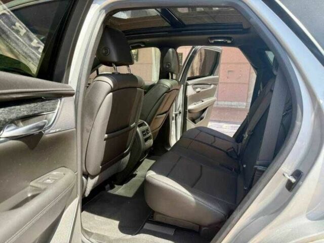 Сірий Каділак XT5, об'ємом двигуна 3.6 л та пробігом 56 тис. км за 6200 $, фото 11 на Automoto.ua
