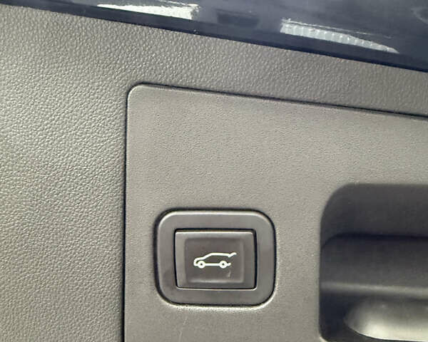 Синий Кадиллак XT5, объемом двигателя 3.65 л и пробегом 100 тыс. км за 21500 $, фото 15 на Automoto.ua