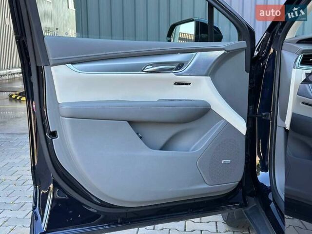 Синій Каділак XT5, об'ємом двигуна 3.6 л та пробігом 26 тис. км за 23900 $, фото 9 на Automoto.ua