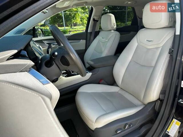 Синій Каділак XT5, об'ємом двигуна 3.6 л та пробігом 26 тис. км за 23900 $, фото 13 на Automoto.ua