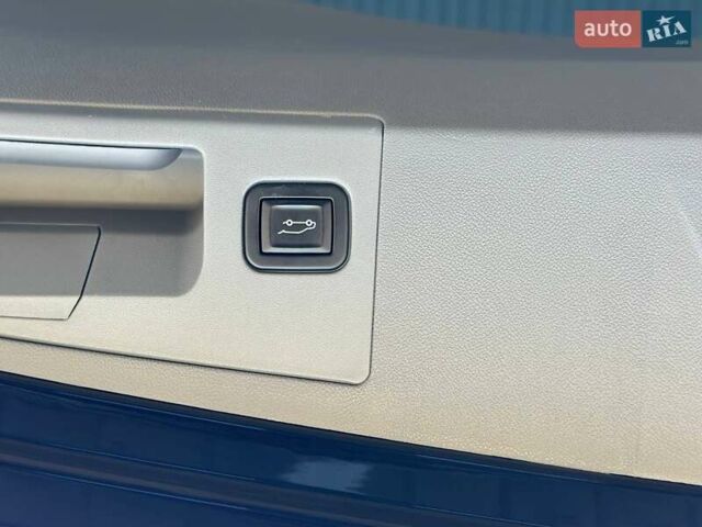 Синій Каділак XT5, об'ємом двигуна 3.6 л та пробігом 26 тис. км за 23900 $, фото 27 на Automoto.ua