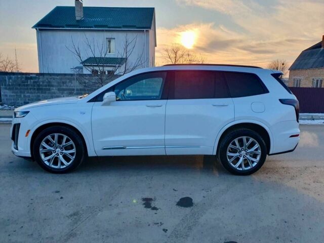 Белый Кадиллак XT6, объемом двигателя 3.6 л и пробегом 33 тыс. км за 32000 $, фото 4 на Automoto.ua